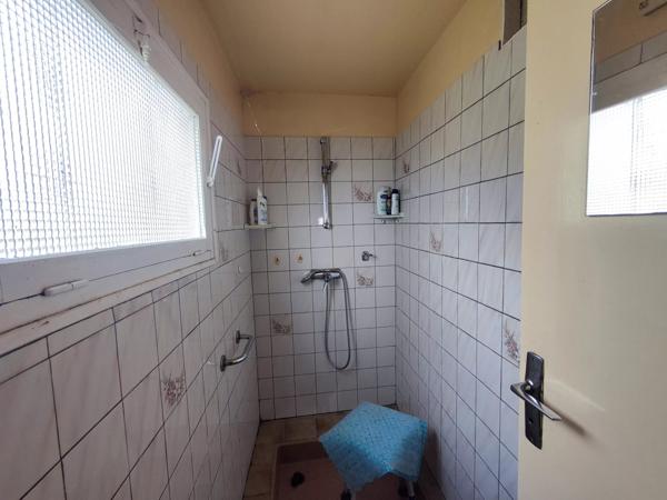 Deux propriétés : une charmante maison de campagne avec sa grange déjà aménagée