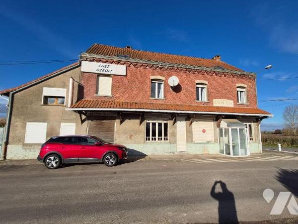 Merville: Immeuble mixte commerce / habitation.

POTENTIEL EXCEPTIONNEL ! 

Le rez de chaus...