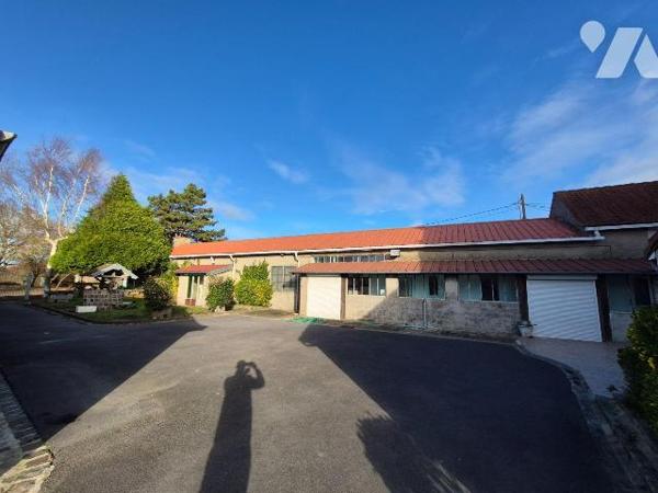 Merville: Immeuble mixte commerce / habitation.

POTENTIEL EXCEPTIONNEL ! 

Le rez de chaus...