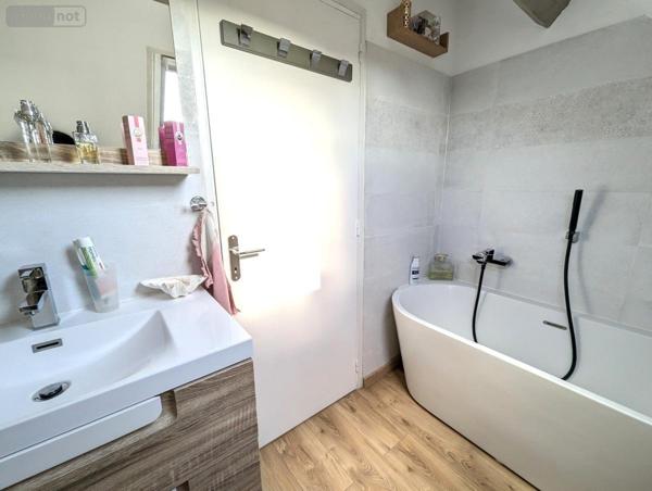 Maison à vendre à Guérande en Loire-Atlantique (44350), ref : 44128-1098   
Centre-Ville