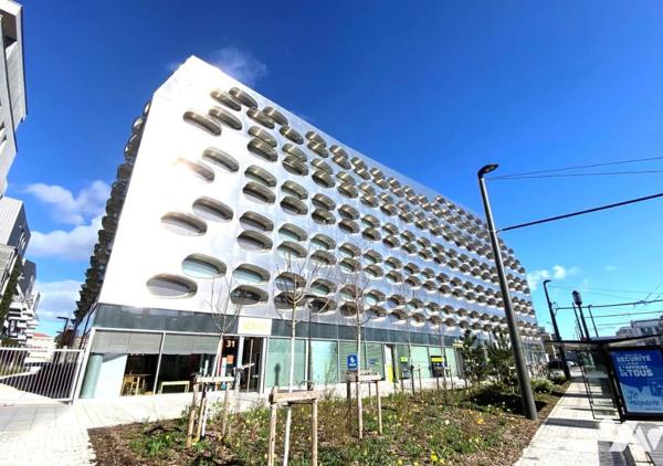 Studio pour investisseur meublé au calme avec parking