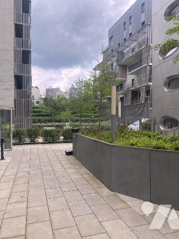 Studio pour investisseur meublé au calme avec parking