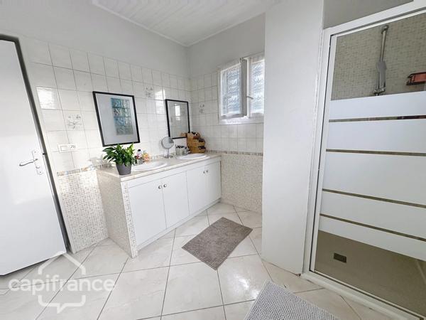 Maison familiale sans travaux – 3 chambres + bureau – Grand garage et jardin – Pas-de-Jeu