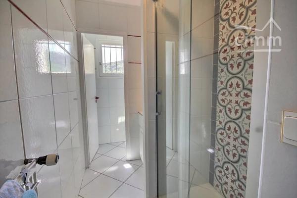 A VENDRE MAISON D'ARCHITECTE T5 166 M2 / 230 M2 UTILES.