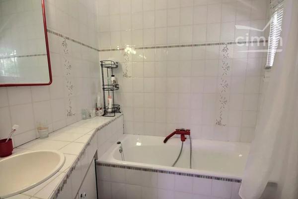 A VENDRE MAISON D'ARCHITECTE T5 166 M2 / 230 M2 UTILES.