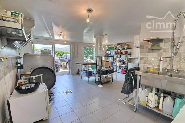 A VENDRE MAISON D'ARCHITECTE T5 166 M2 / 230 M2 UTILES.