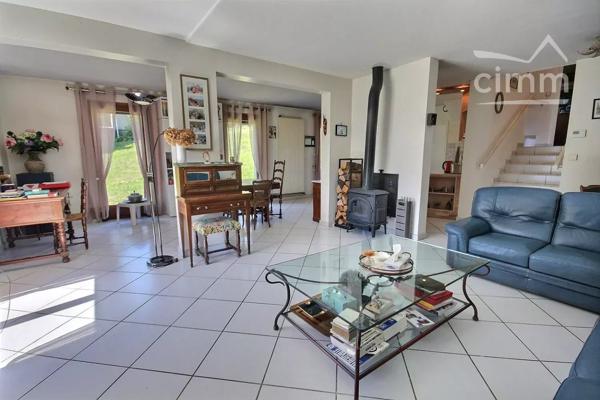 A VENDRE MAISON D'ARCHITECTE T5 166 M2 / 230 M2 UTILES.