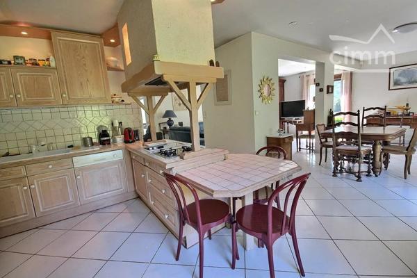 A VENDRE MAISON D'ARCHITECTE T5 166 M2 / 230 M2 UTILES.