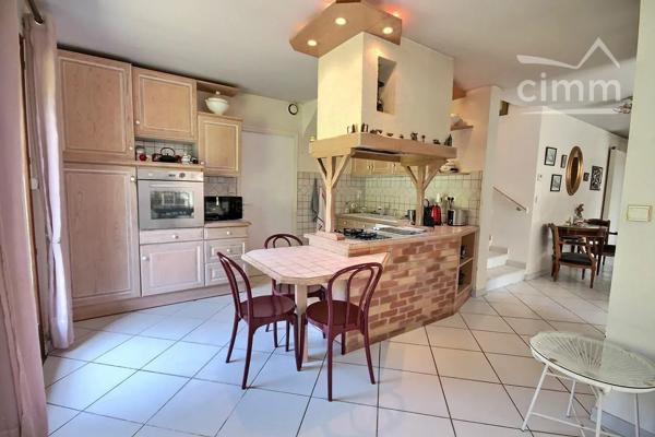 A VENDRE MAISON D'ARCHITECTE T5 166 M2 / 230 M2 UTILES.