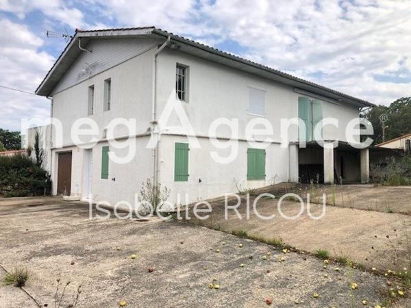 Maison à MARENNES, 17320 - 6 pièces 130m²