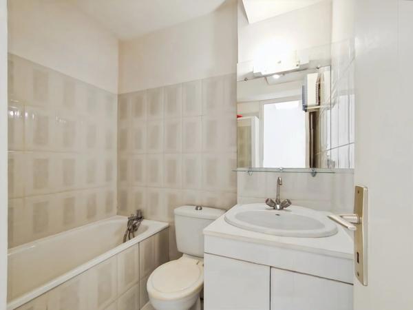 Vente                                                      Appartement
                        
                     1 pièces                      30 m2                     à Juvignac