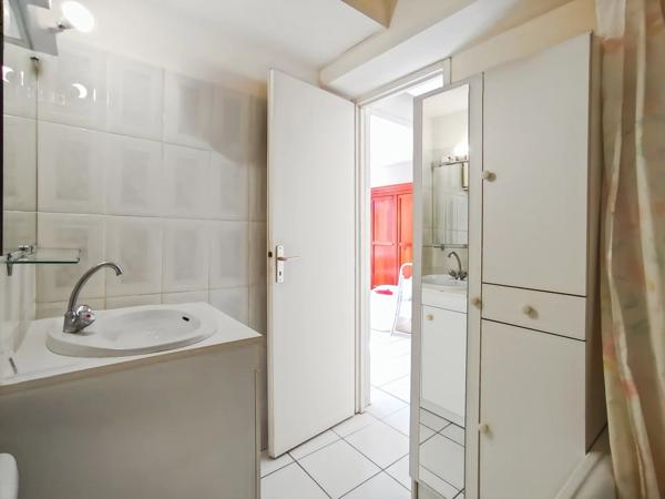 Vente                                                      Appartement
                        
                     1 pièces                      30 m2                     à Juvignac