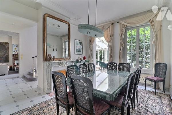 NOTAIRE VEND –  HÔTEL PARTICULIER AVEC JARDIN , PISCINE & MAISON DE GARDIEN