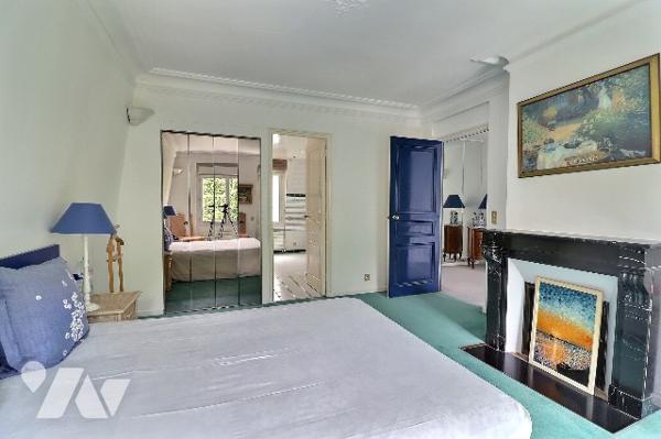 NOTAIRE VEND –  HÔTEL PARTICULIER AVEC JARDIN , PISCINE & MAISON DE GARDIEN