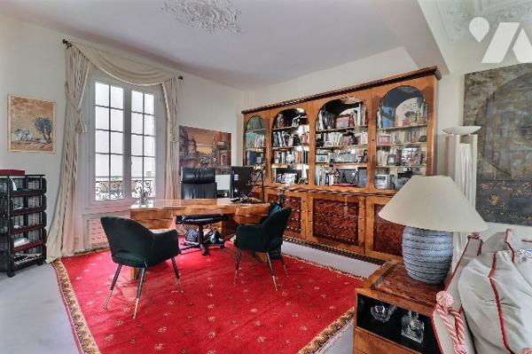 NOTAIRE VEND –  HÔTEL PARTICULIER AVEC JARDIN , PISCINE & MAISON DE GARDIEN