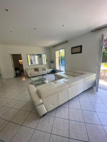 Superbe Maison de 216m2 - 6 pièces - Romainville