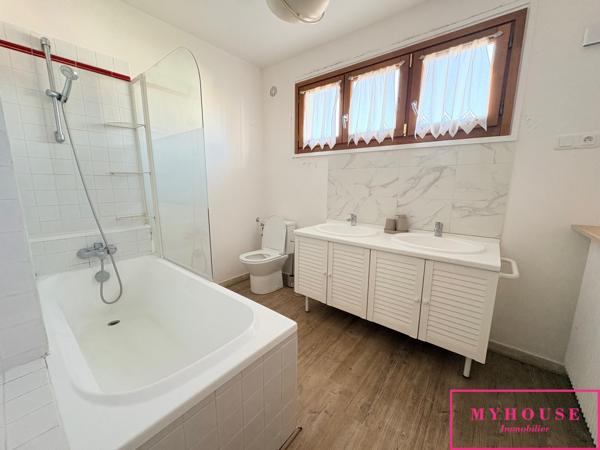 Immeuble
                                                                                                                                                
                                                                                                                                                
                                                                                                                                                
                                                    
                                                                                                                                                                                                                                                                                                                        261  m²