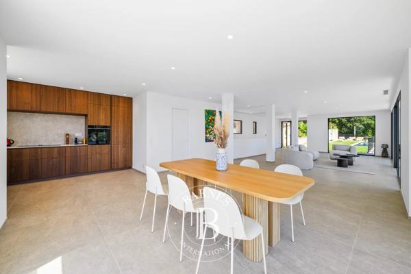 Roquebrune-Cap-Martin, Villa 4 Chambres -  200 m² à vendre