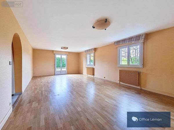 Maison à vendre à Prévessin-Moëns dans l'Ain (01280), ref : 01047-748