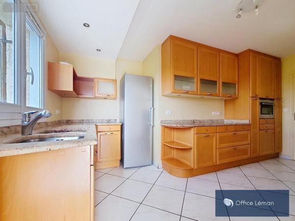 Maison à vendre à Prévessin-Moëns dans l'Ain (01280), ref : 01047-748