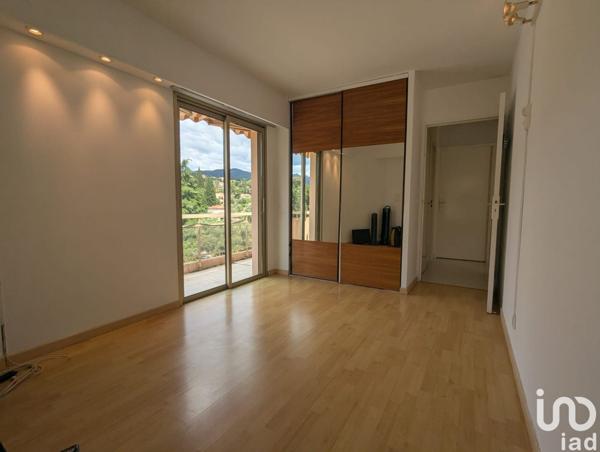 Appartement à vendre 4 pièces 90 m² Mandelieu-la-Napoule
