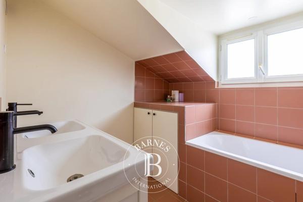 Paris 18ème, Appartement 2 Chambres -  100 m² à vendre