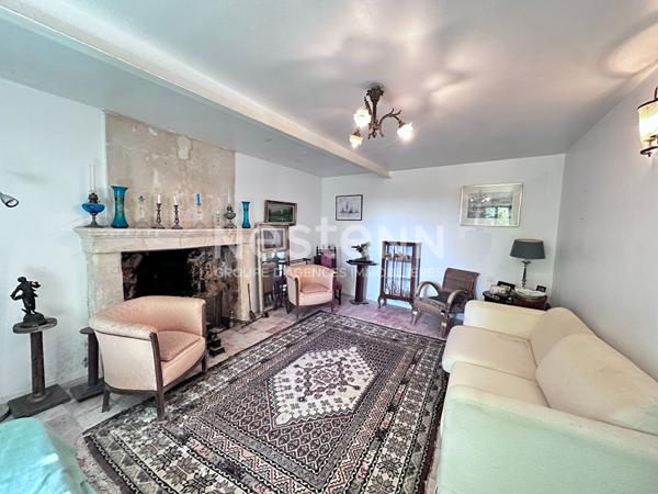 Maison de Maître en pierre à rénover - fort potentiel - Vaas (72)