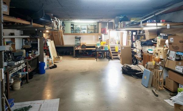 Grand garage de 70m² avec électricité