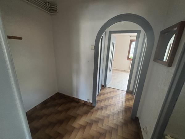 T2 + CAVE CLUSES CENTRE VILLE