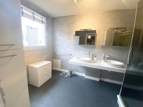 Appartement d'exception avec terrasse, entièrement rénové, première occupation