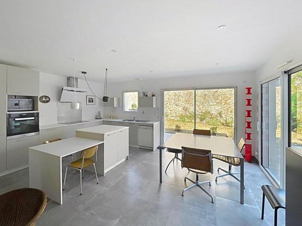 Maison récente 104 m2, 3 chambres, vie de plain-pied et garage 37 m2 à Paimboeuf