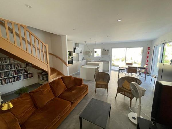 Maison récente 104 m2, 3 chambres, vie de plain-pied et garage 37 m2 à Paimboeuf