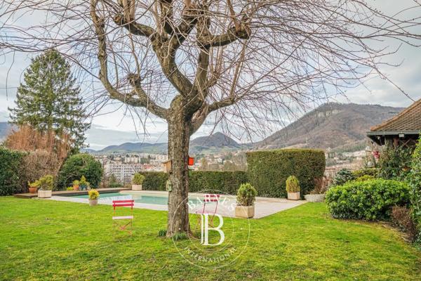 Voiron, Maison 4 Chambres -  360 m² à vendre