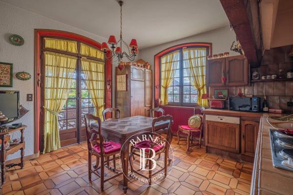 Voiron, Maison 4 Chambres -  360 m² à vendre