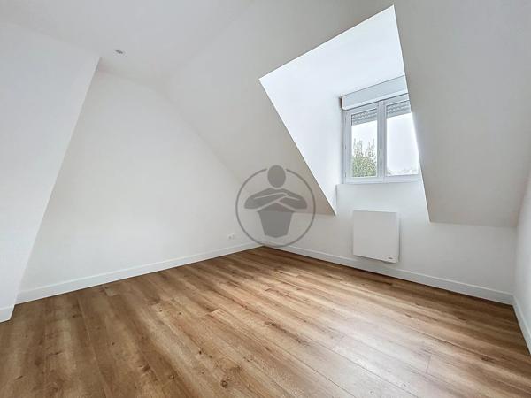 Vente                                                      Immeuble
                        
                     6 pièces                      109 m2                     à Saint-Quentin
