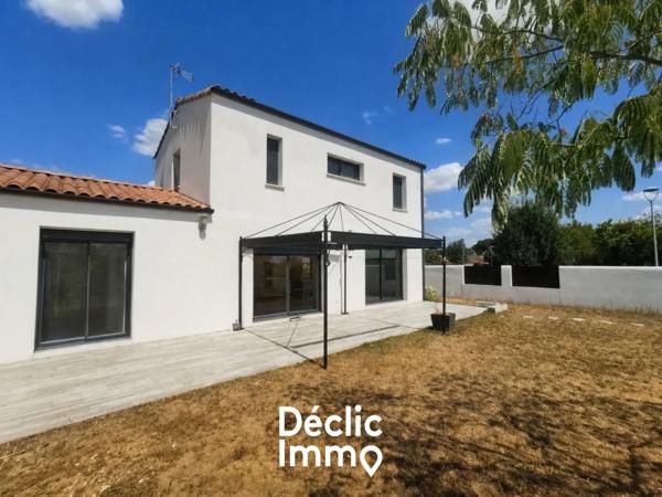 Vente maison individuelle Epannes, 135m² 5 pièces 285 155€ avec terrasse