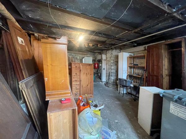 Maison années 30 à rénover avec garage et courette (quartier Sainte-Thérèse Quimper)