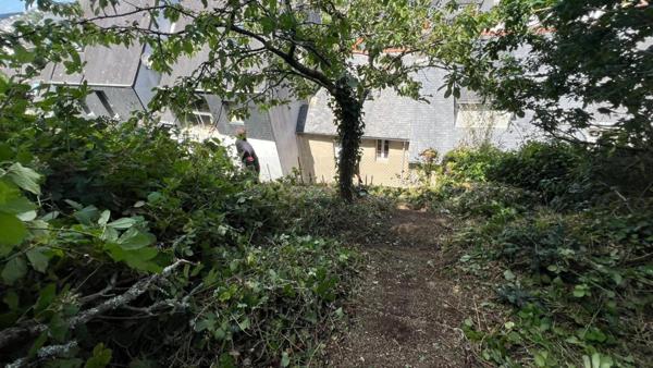 Maison années 30 à rénover avec garage et courette (quartier Sainte-Thérèse Quimper)