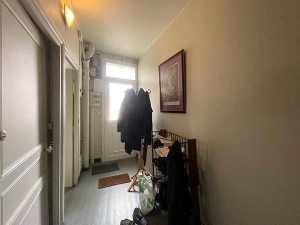 Maison années 30 à rénover avec garage et courette (quartier Sainte-Thérèse Quimper)