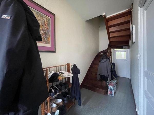 Maison années 30 à rénover avec garage et courette (quartier Sainte-Thérèse Quimper)