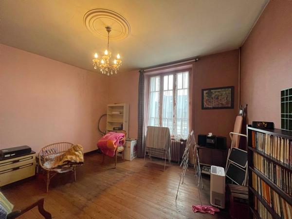 Maison années 30 à rénover avec garage et courette (quartier Sainte-Thérèse Quimper)