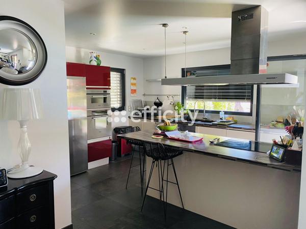 Maison 6 pièces - 197 m²