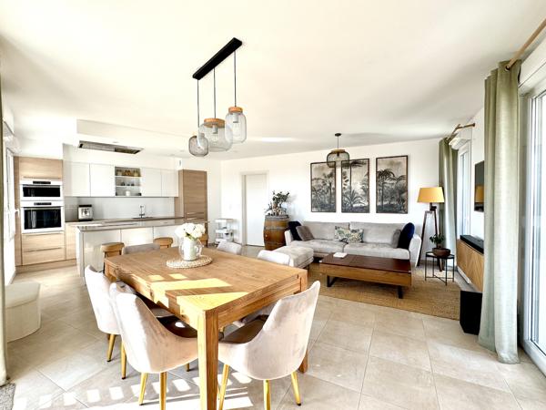 Appartement
         3 pièces
        - 75 m² Exclusivité 249 000 € *
