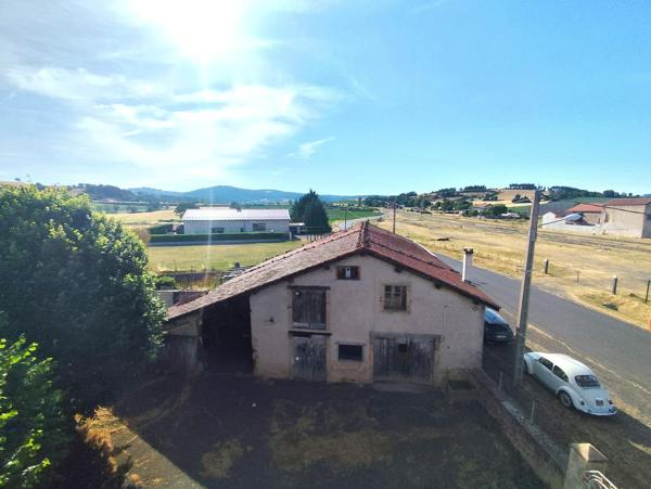 propriété avec grand terrain et atelier