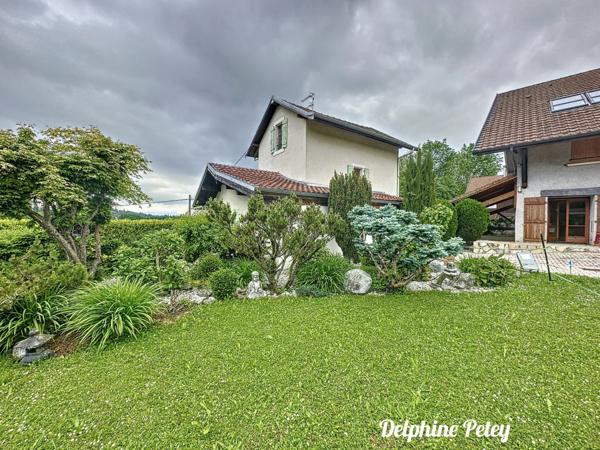 Dpt Haute Savoie (74), à vendre ARTHAZ PONT NOTRE DAME propriété de deux maisons, une de 9 pièces et une de 4 pièces, terrain de 2700 m²