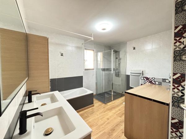 Maison 5 pièces – Proche cluny – Environ 120 m² habitables – Terrain 2 000 m²