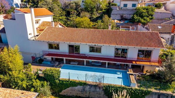 Chateau gombert (13013) Villa familiale T9 avec beaucoup de charme entre Château-Gombert et Plan-de-Cuques, 240m2 sur 1400m2 de jardin