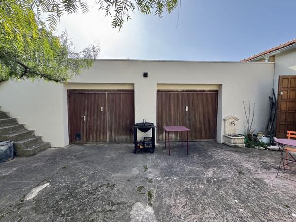 Chateau gombert (13013) Villa familiale T9 avec beaucoup de charme entre Château-Gombert et Plan-de-Cuques, 240m2 sur 1400m2 de jardin