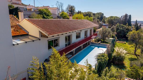 Chateau gombert (13013) Villa familiale T9 avec beaucoup de charme entre Château-Gombert et Plan-de-Cuques, 240m2 sur 1400m2 de jardin