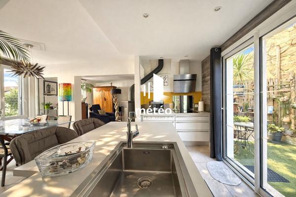 Maison centre-ville à deux pas de la plage avec garage et terrasses